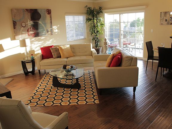 2nd image of 957 S Wilton Pl APT 6