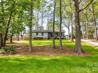 3916 Wonderland Dr, Matthews, NC 28104