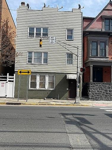 1st image of 448 Palisade Ave #3