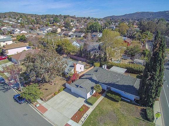 3rd image of 890 La Grange Ave