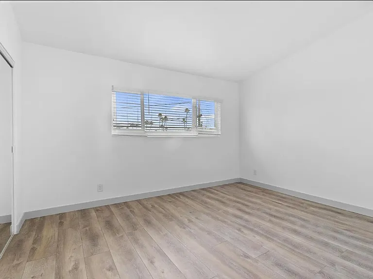 1151 N Peck Ave — Photo 33