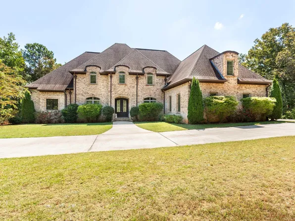 8749 Scott Dr, Trussville, AL 35173