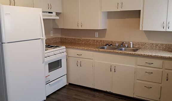 3rd image of 2403 Memorial Dr
