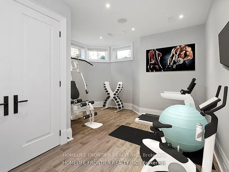 8 Vesta Dr — Photo 35