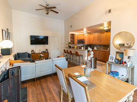 2nd image of 1964 N Lincoln Ave #2