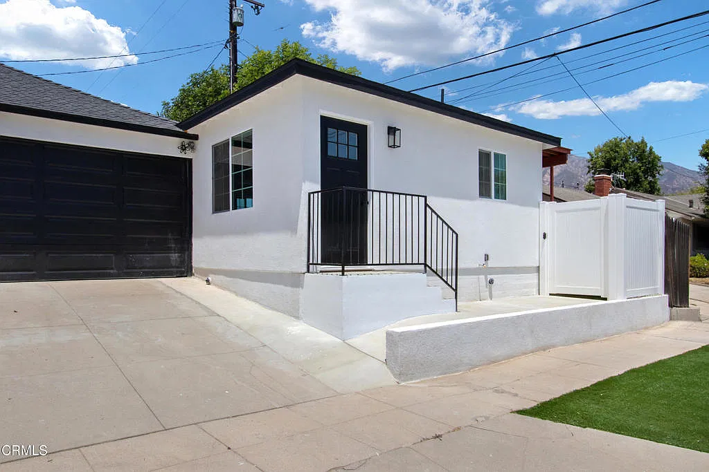 2 bed, 800 sqft, $3,500 — Photo 1