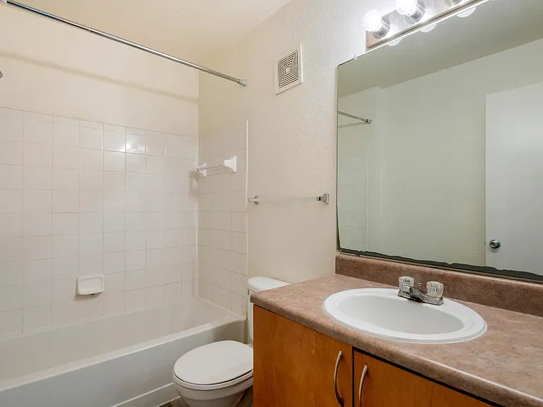 Ryan Oaks Apartments — Photo 28