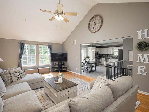 4th image of 1409 NW Madison Ct