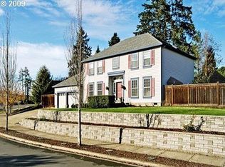 2745 NE Aurora Dr, Hillsboro, OR 97124