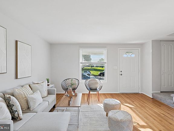 4th image of 1006 Middleborough Rd