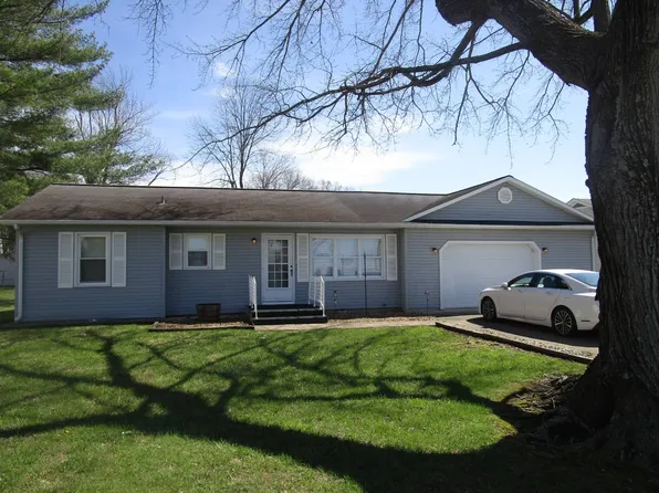 105 Marshall Pl, Carmi, IL 62821