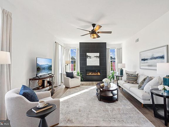 3rd image of 33 Friar Rd #37