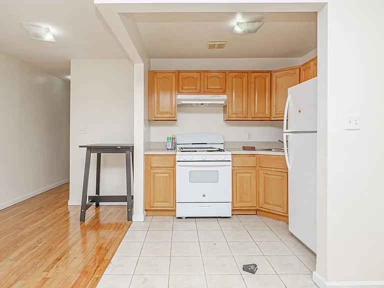 1337 Park Pl #2 — Photo 5