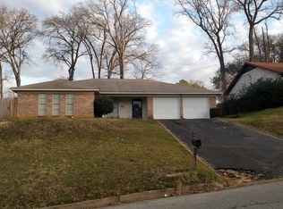 1313 Glencrest Ln, Longview, TX 75601