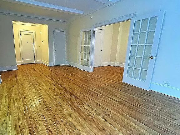 2nd image of 105 W 55th St APT 5B