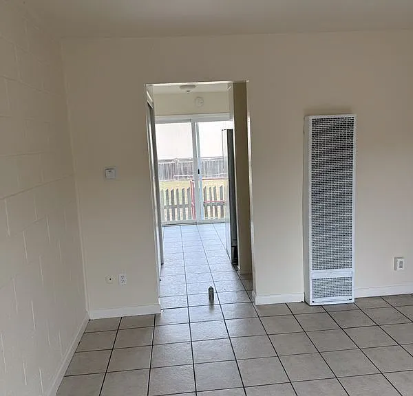 721 Western Ave #15 — Photo 9