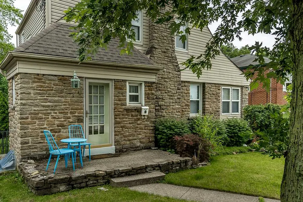 112 Glazier Ave photo 1