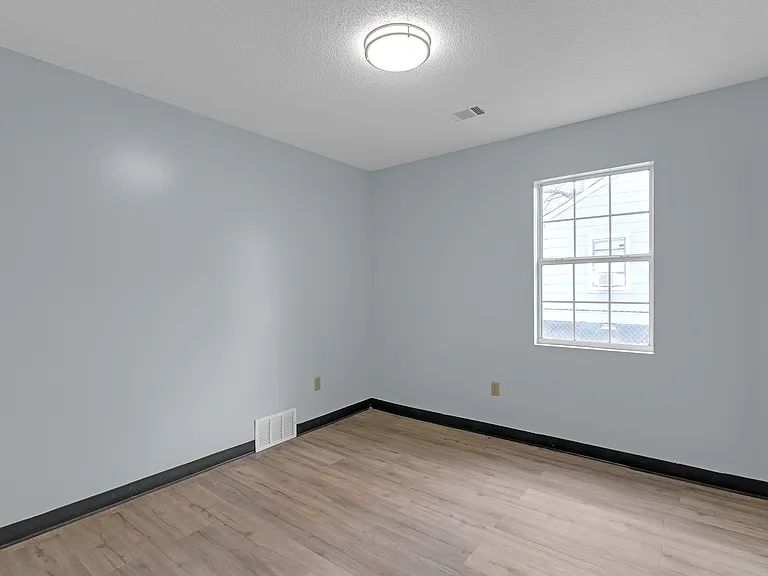 3135 Mimosa Ave — Photo 5