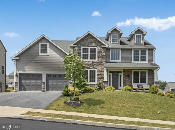 66 Stella Dr, Sinking Spring, PA 19608