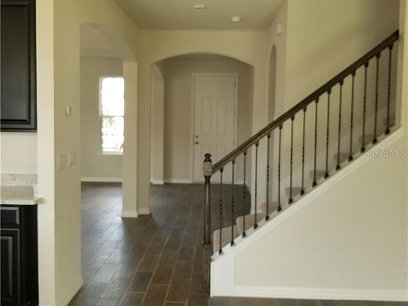 5th image of 287 Whirlaway Dr