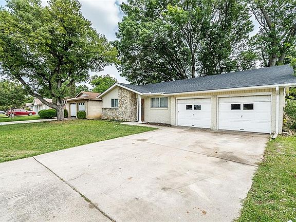 2nd image of 2700 Buena Vista Dr