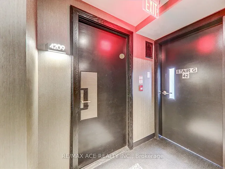 65 Saint Mary St #4209 — Photo 3