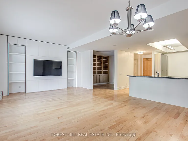 38 Avenue Rd #201 — Photo 10