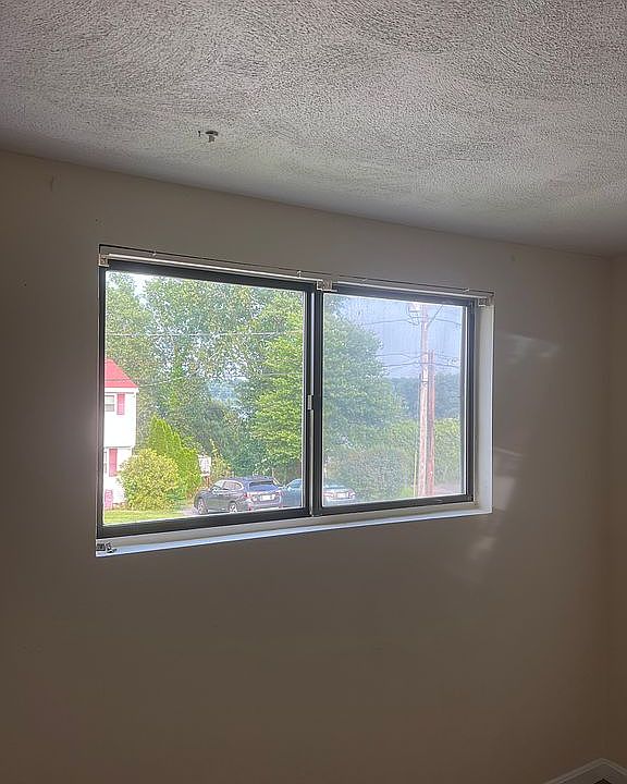 1st image of 25 Adams Dr