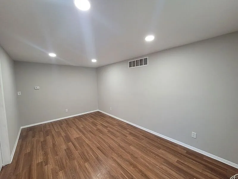 3 bed, 1.5 bath, 1152 sqft, $1,800 — Photo 4