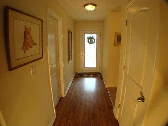 4th image of 4869 Imperial Dr