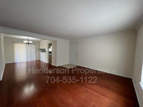 4th image of 2632 Park Rd APT H
