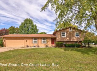 5480 Pilgrim Dr, Saginaw, MI 48638