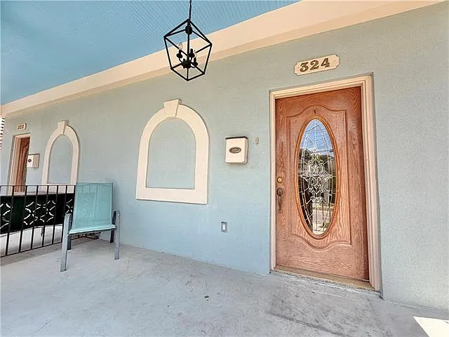 324 S Pierce St — Photo 5
