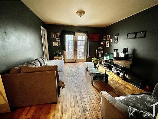 1st image of 153 Beach 26th St #3