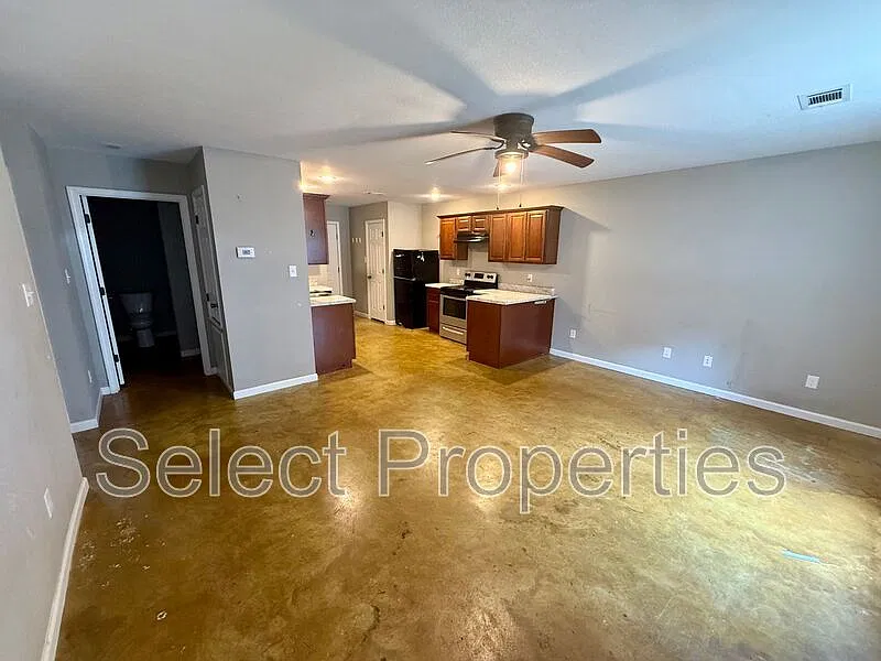 2 bed, 1.0 bath, 600 sqft, $700 — Photo 2