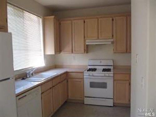 2nd image of 1701 Cork Tree Ln