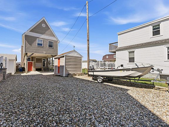 2nd image of 424 W 17th Ave