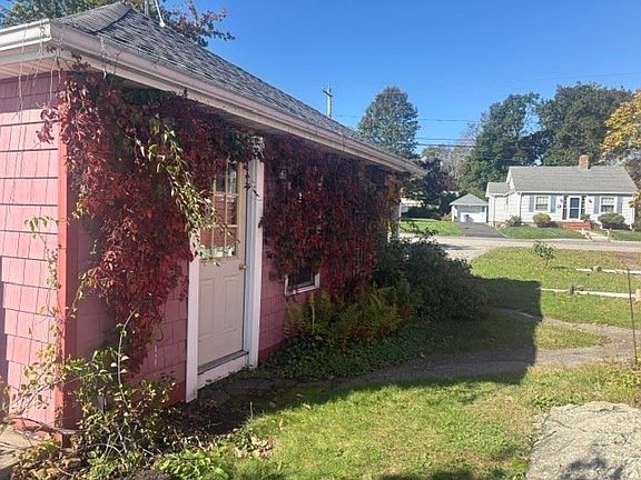 5th image of 3470 Riverside Ave