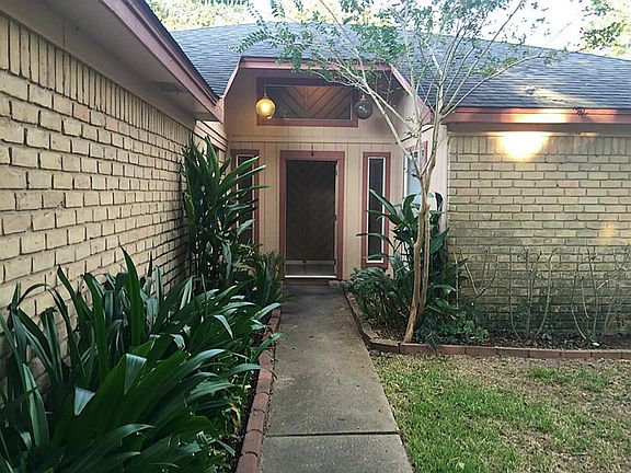 3rd image of 1822 Airline Dr