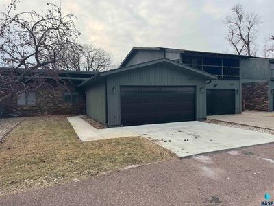 5207 E Valley Oaks Pl, Sioux Falls, SD, 57110