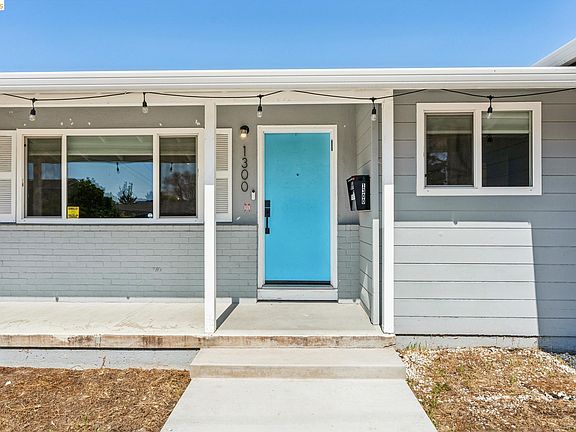 5th image of 1300 Evergreen Dr