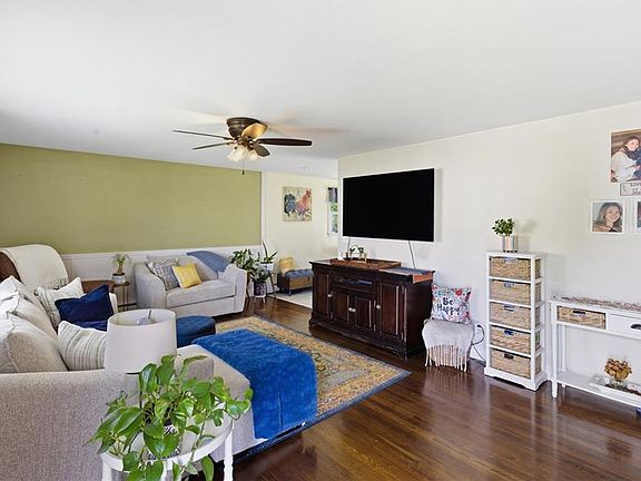 5th image of 133 Friendship St
