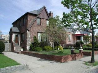 5747 80th St, Middle Village, NY 11379