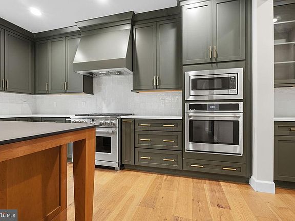 4th image of 69 Ruth Ave