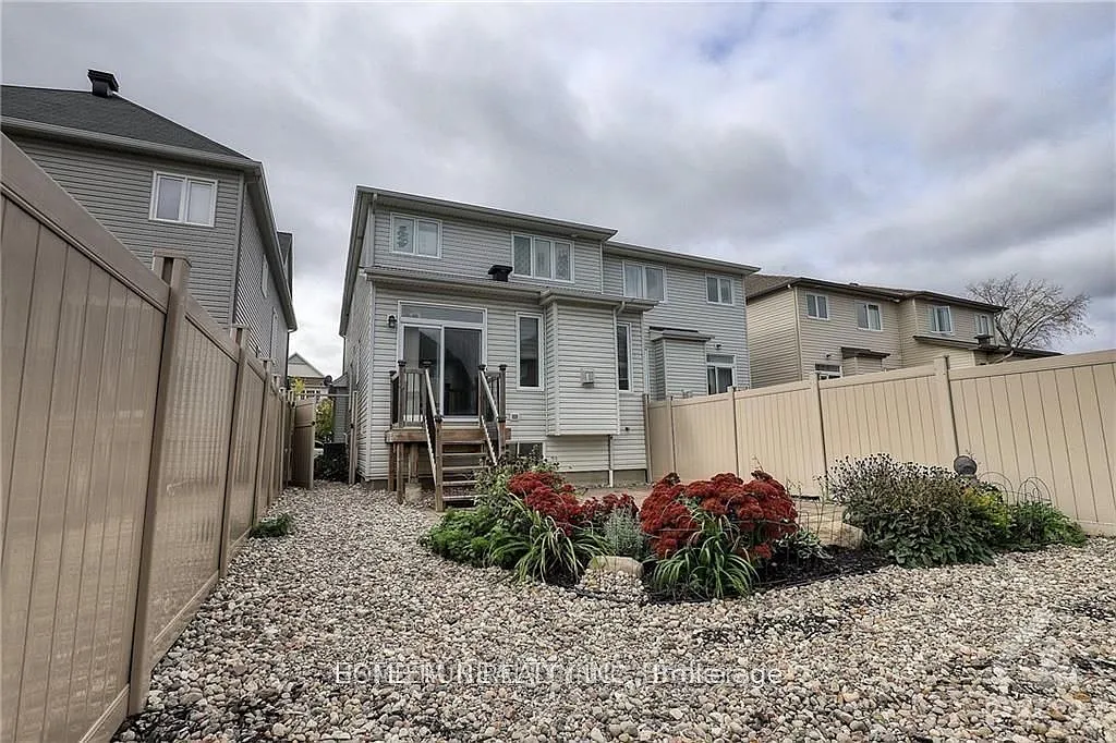 4 bed, $2,800 — Photo 2