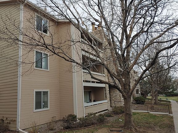 3rd image of 1074 S Dearborn St APT 102