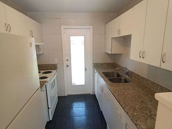5th image of 4960 Myrtle Dr APT A