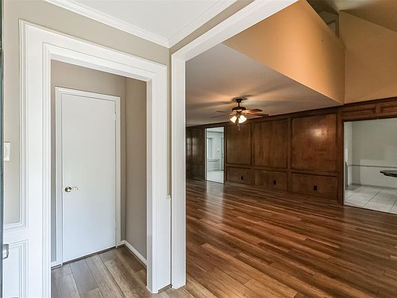 4th image of 206 Laxton Ct