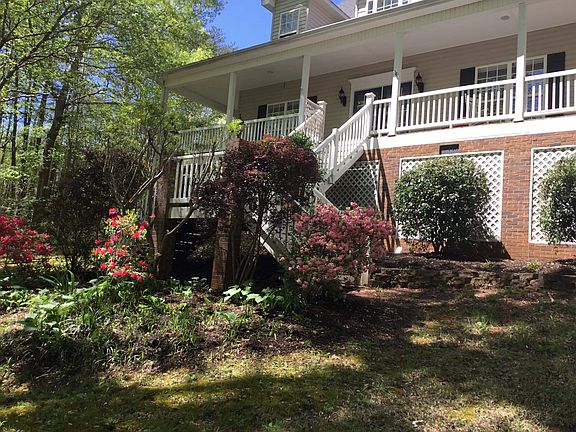 3rd image of 319 N Valley View Dr