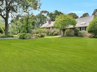 6 Shore View Pl, Huntington, NY 11743